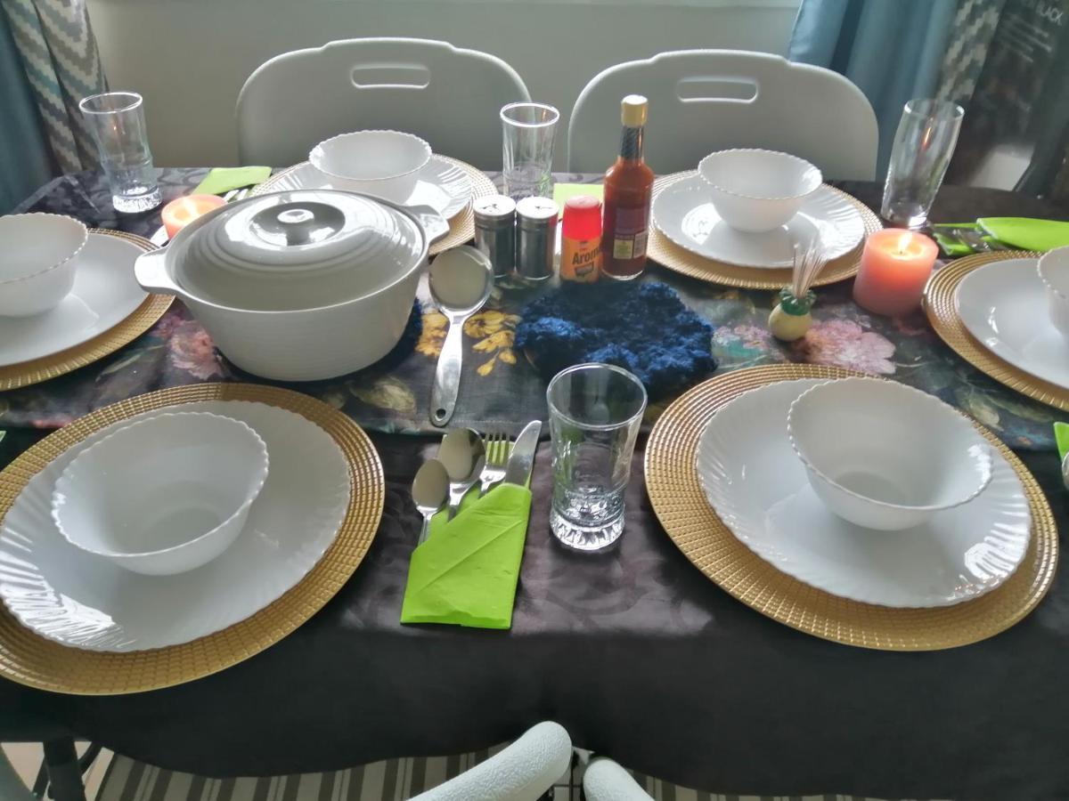 Birdville Bnb Guest House 哈博罗内 外观 照片