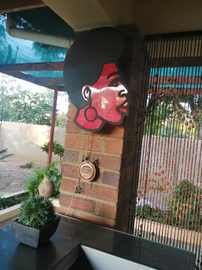 Birdville Bnb Guest House 哈博罗内 外观 照片