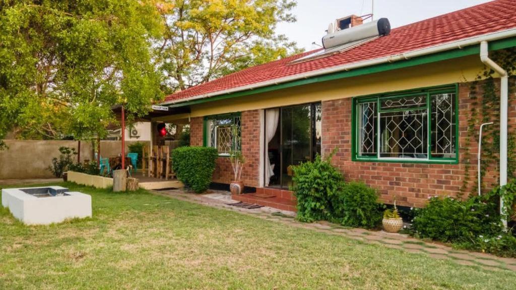 Birdville Bnb Guest House 哈博罗内 外观 照片