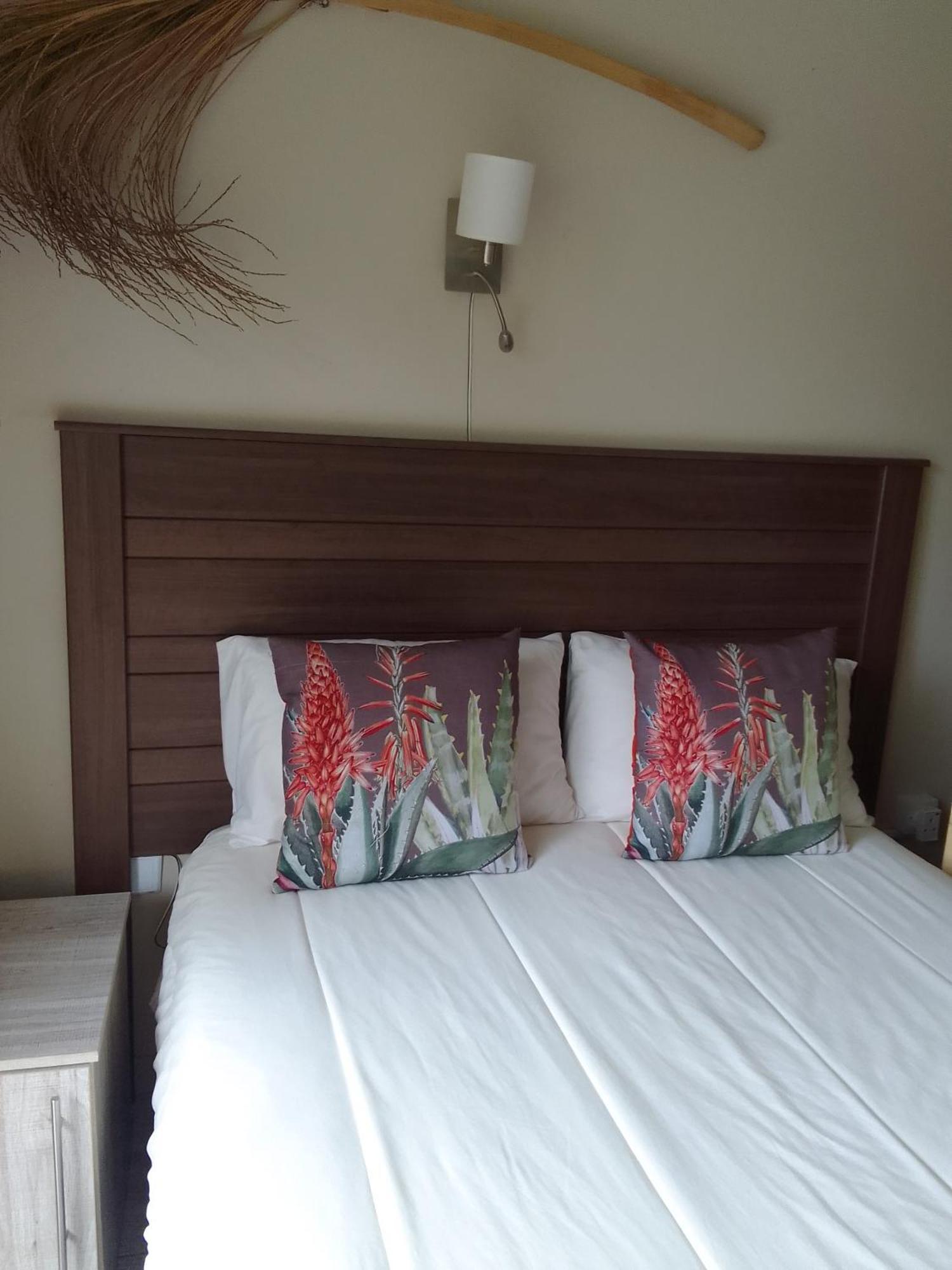Birdville Bnb Guest House 哈博罗内 外观 照片