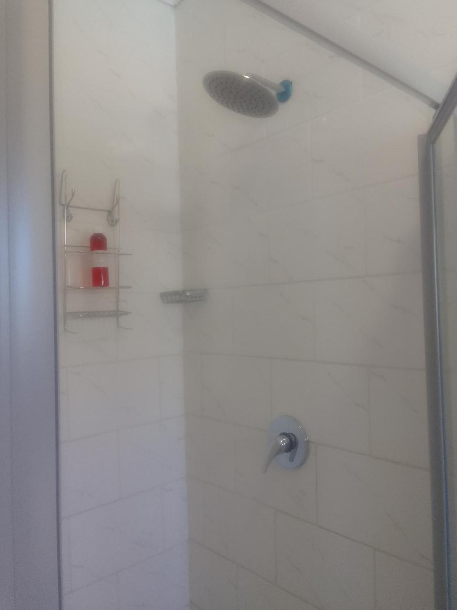Birdville Bnb Guest House 哈博罗内 外观 照片