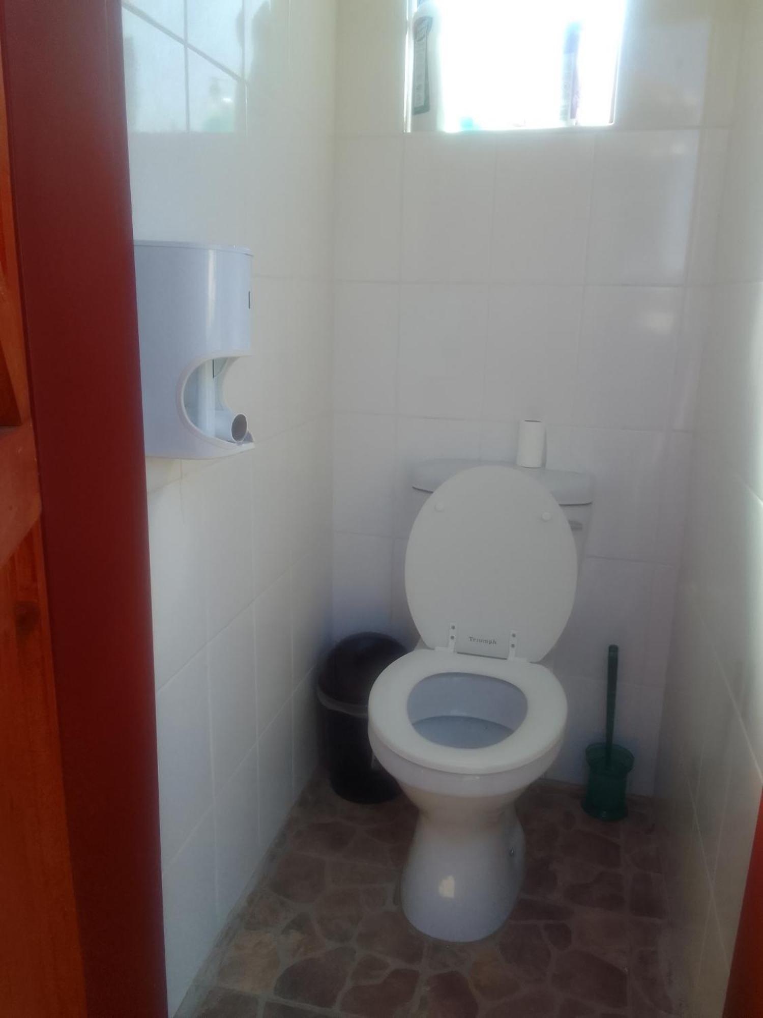 Birdville Bnb Guest House 哈博罗内 外观 照片
