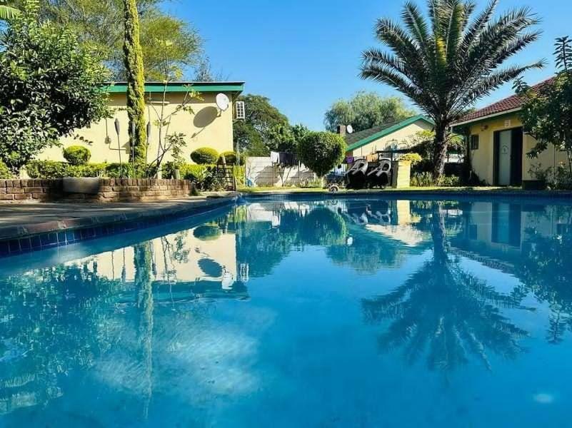 Birdville Bnb Guest House 哈博罗内 外观 照片