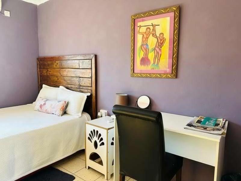 Birdville Bnb Guest House 哈博罗内 外观 照片